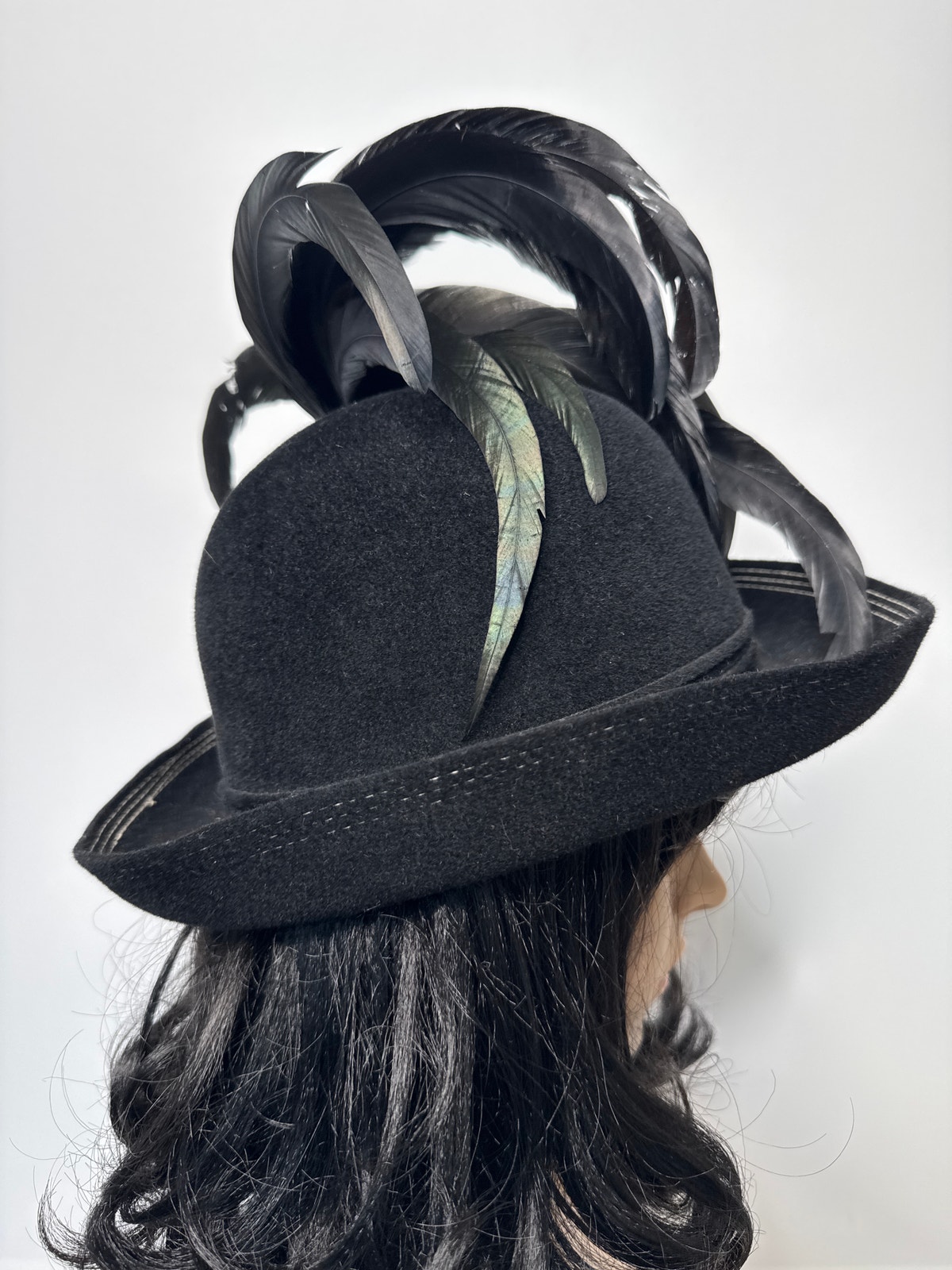 Vintage 50's Josephine Tripoli New York Elegant Black Felt Hat With Feathers